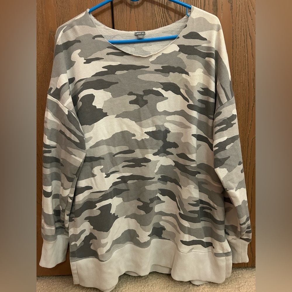Aerie Gray and Cream Camouflage Top
